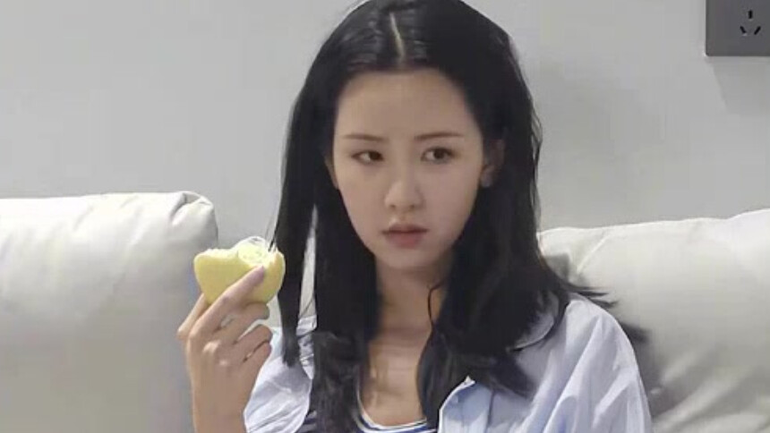 Real！陈都灵分享妈妈镜头下的自己