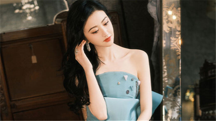 景甜清新绿长裙 大气明媚