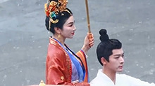 张晚意黄奕《似锦》路透视频释出 雨中撑伞气场强