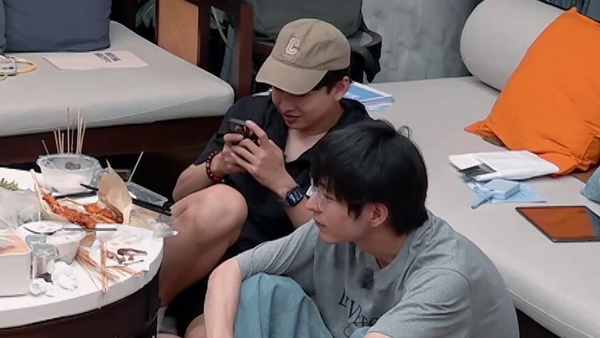 齐思钧vlog配音节目一套一套的