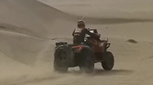 SS2赛段突发“炸锅”事件，车手艾力·阿合买提负伤坚持完赛