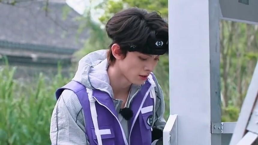 左航不语只一味完成任务