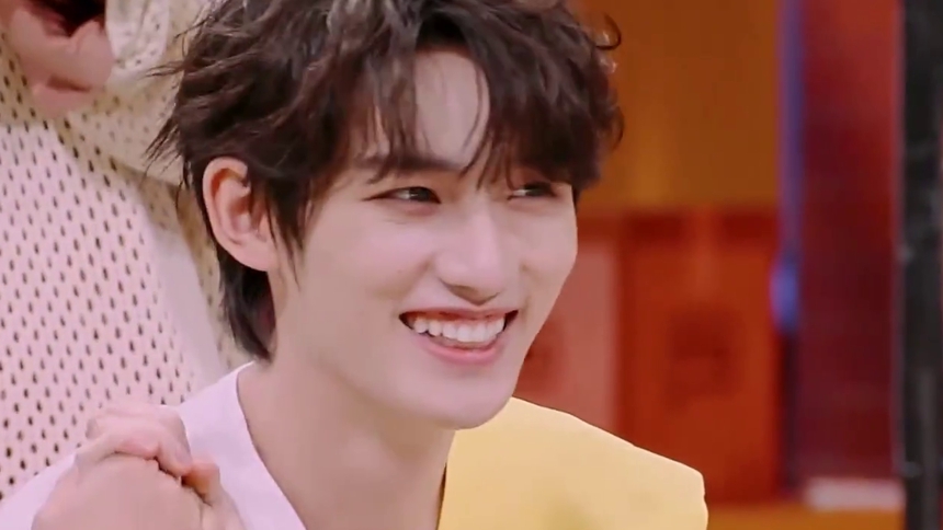 丁程鑫把王星越泼懵了