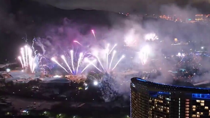 七国主题烟花秀在横琴长隆绚烂上演