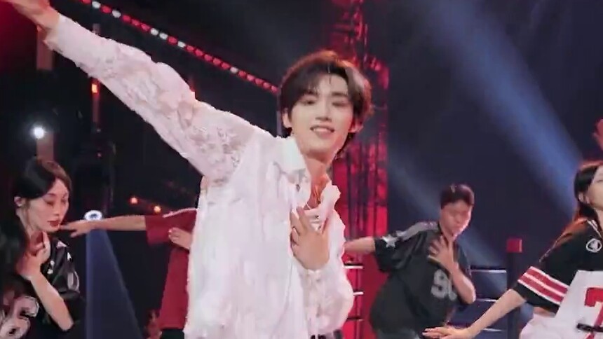 谢娜丁程鑫擂台开场舞