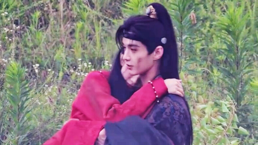 孟子义何与新剧片场路透 公主抱互动好甜蜜