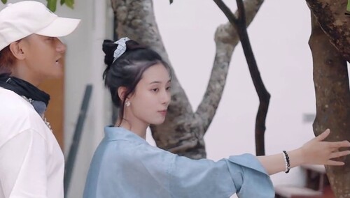 《小伙小妹换游记》8月14日精彩看点：黄子韬徐艺洋拍摄海边氛围感大片 民宿迎来营业最大挑战？