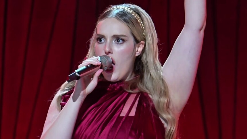 直拍：格瑞丝·金斯勒&香缇莫《Just Like Fire》