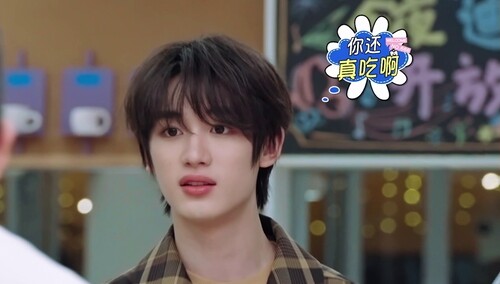 丁程鑫见莴笋生吃秒炸重庆话！杨迪同频输出