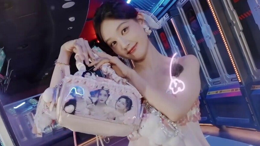 李一桐全方位展示包可爱