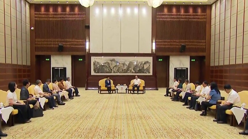 秦博勇来湘开展长江生态环境保护民主监督调研并出席长江中游绿色发展研讨会 毛伟明拜会