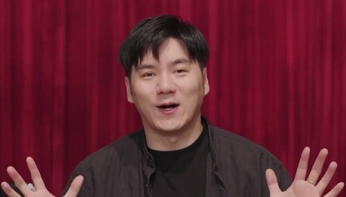 蘑菇屋里编好戏！张露挑战随机表演