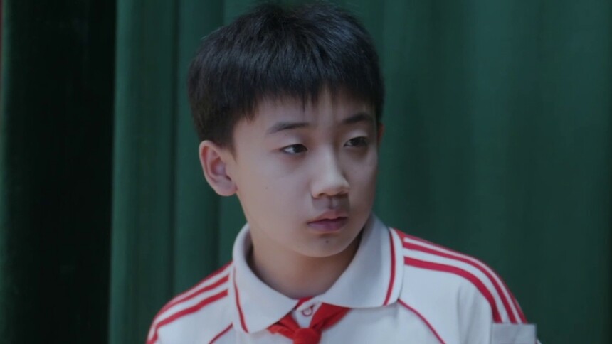 孙嘉彧和果宁在后台告别
