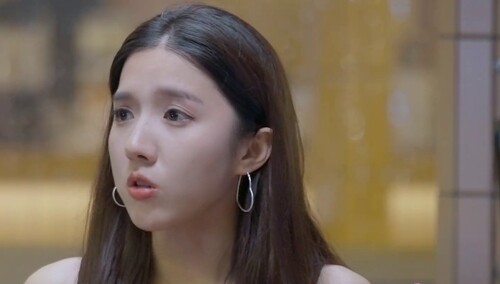 苏晓彤曾因为说话太直被换角色 直言自己很尊重陈凯歌和章子怡