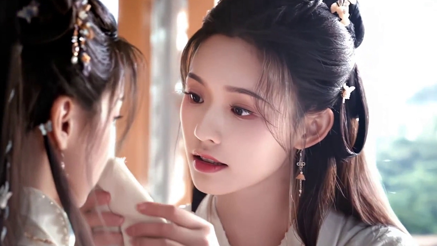 钟春髻帮阿谁包饺子，手忙脚乱蹭一脸面粉