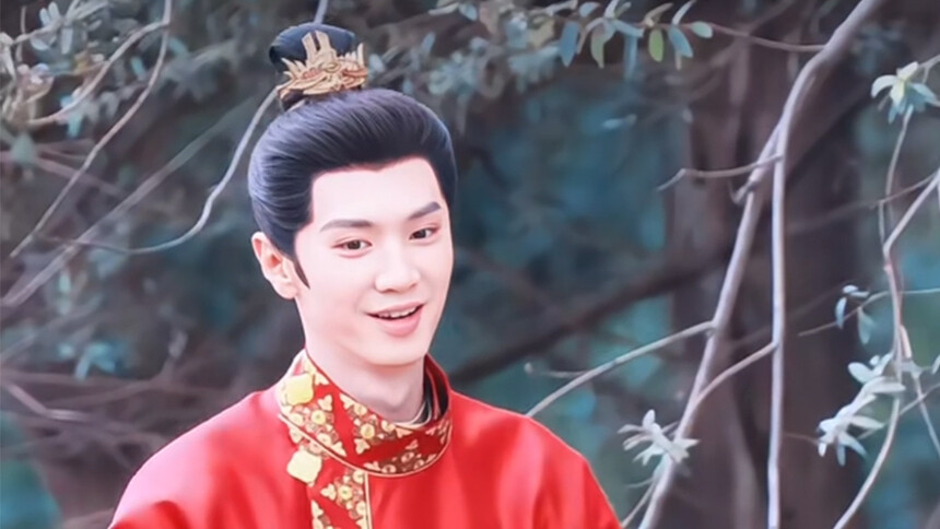 陈哲远《江山为聘》红衣路透 单手骑马身姿挺拔