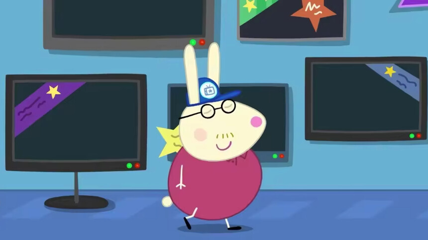 旧电视坏了在维修，兔先生借新电视给佩奇家