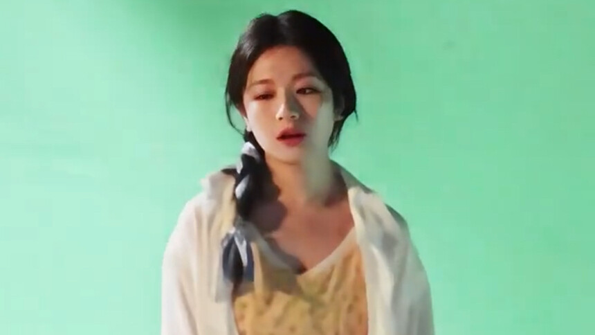 李兰迪《海岛舒服日志》最新路透 编发造型复古清新