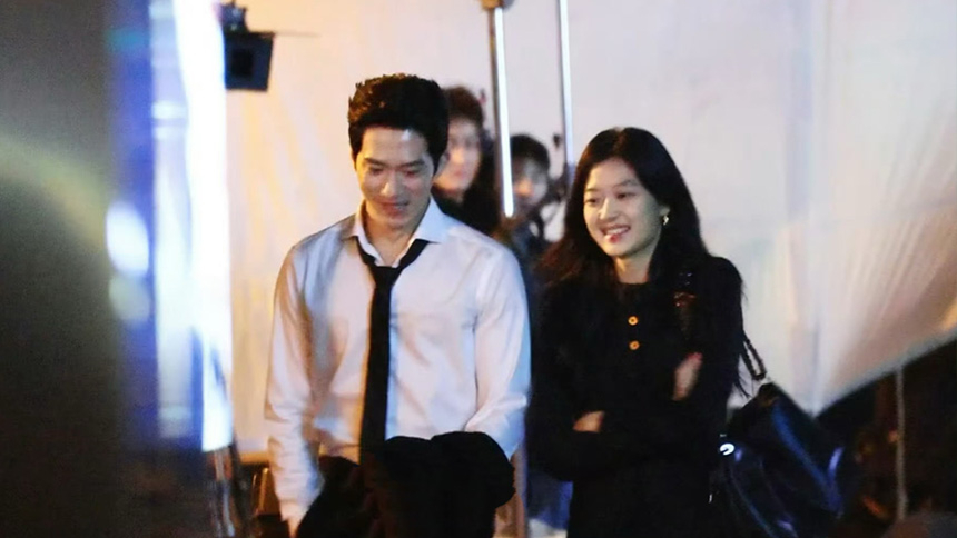 井柏然孙千《早春晴朗》路透释出 黑白情侣装满屏cp感