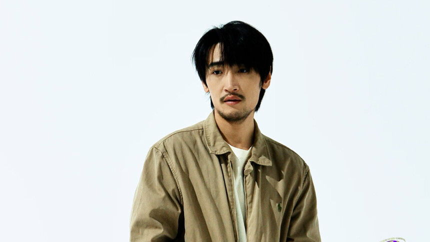 《声鸣远扬2025》海报侧拍：遇泓羊气质沉稳镜头感强