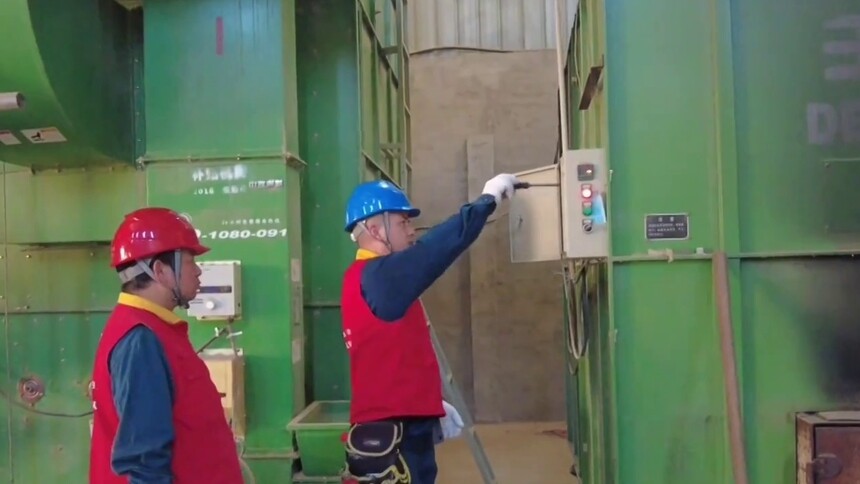 浙江金华：稻浪金黄迎丰收 田间服务暖农心