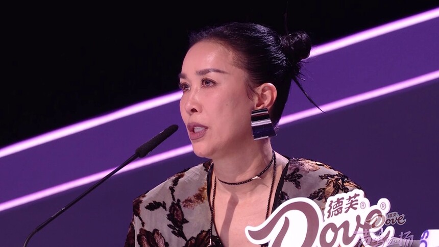 那英被遇泓羊《欠父亲的话》触动 自曝没见到父亲最后一面