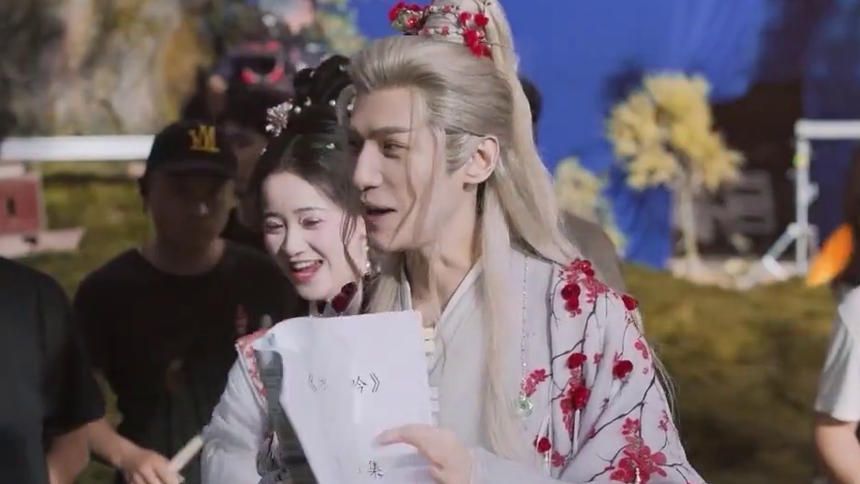 《水龙吟》花絮：罗云熙敖子逸兄弟抱一下，说说你心里话