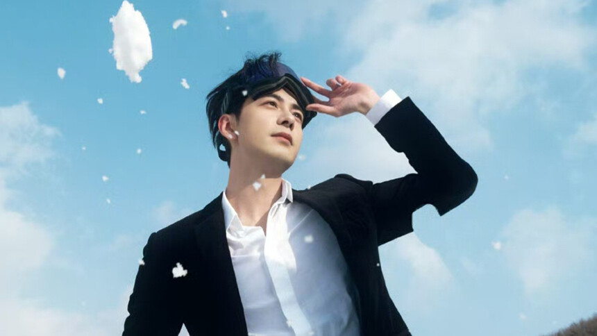 陈星旭分享冬日雪景大片 西装造型冷峻有型