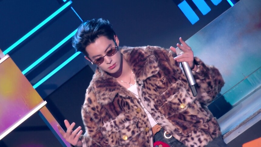 王鹤棣《优雅》打歌舞台