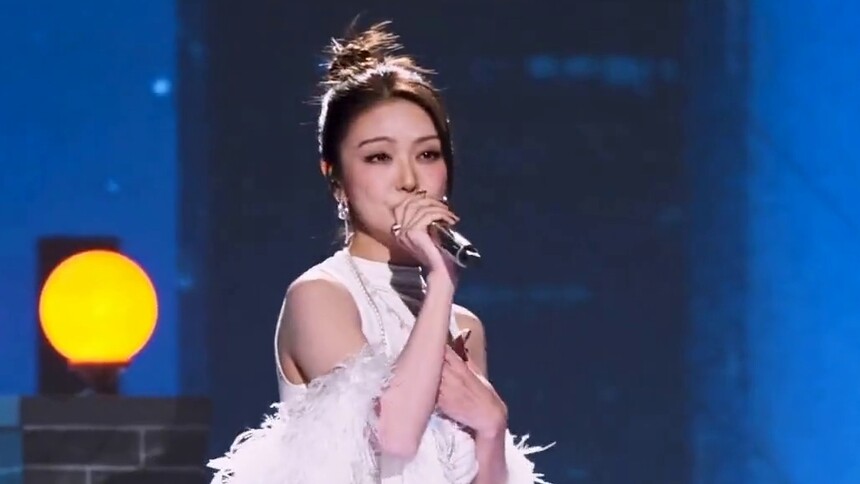 薛凯琪《甜蜜蜜》心动直拍