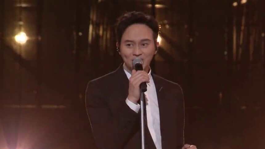 张智霖《初恋》心动直拍