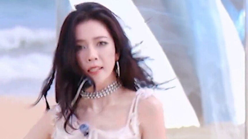 宋妍霏《Toxic》心动直拍