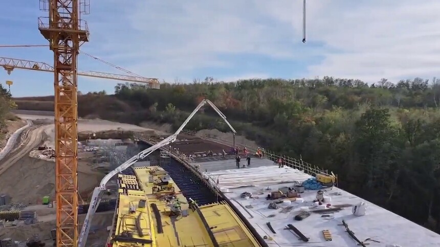 塞尔维亚总统：中企承建“多瑙走廊”快速路为塞东部发展注入动力