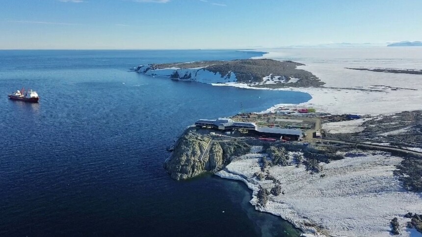 第42次南极考察｜“雪龙”号离开秦岭站　启程前往新西兰