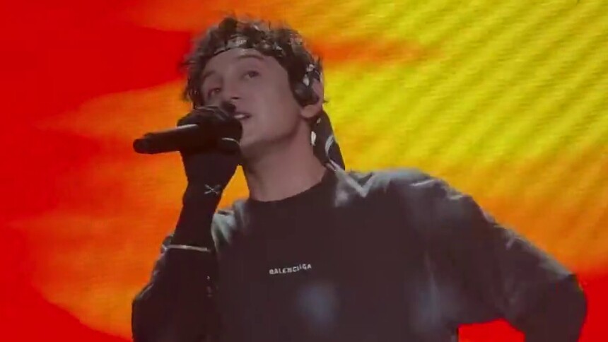 《无限X Super live 音乐节-贵阳站》动感地带芒果卡晒晒时刻：艾热AIR《千里万里》