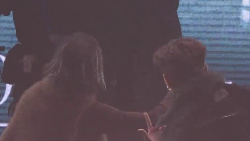 李斯丹妮的日常碎片：李扯火和蛋丝们的大合照现场