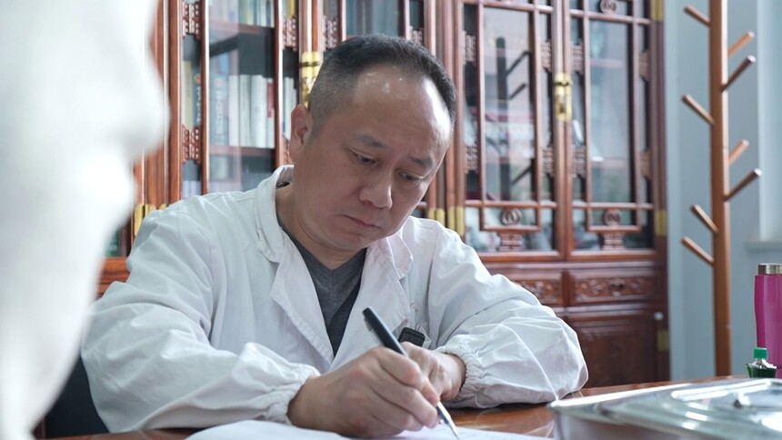 “新时代新雷锋”张涤：传承中医文化、守护儿童健康的大爱“民”医