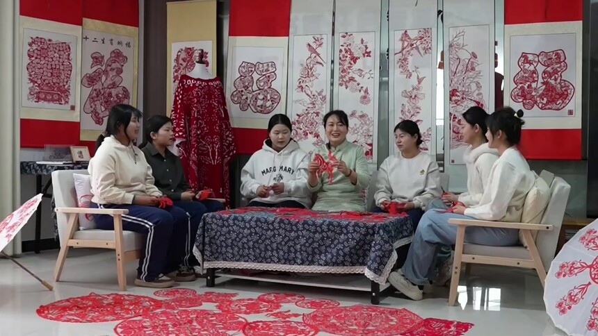 千城百县看中国·福马迎春｜山东冠县：马年生肖文创焕新彩