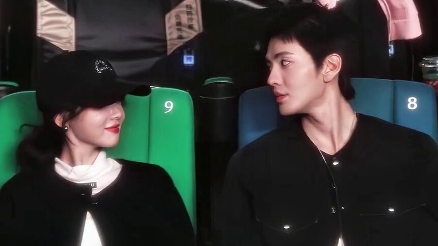 《黎明前他会归来》情人节独家花絮：毕雯珺张淼怡喧嚣中看向彼此