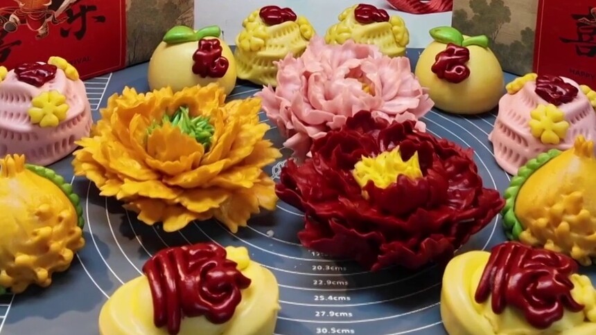 巧手塑“马”！把新春祈愿捏进花馍里