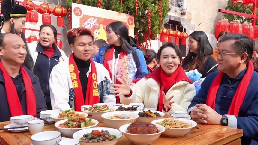 新春走基层·沸腾福湘 柳子家宴变招商宴 足球为媒 经济唱戏