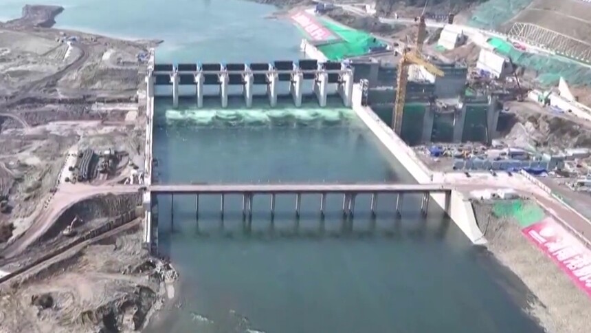 水库建设加把劲 春节就在工地过