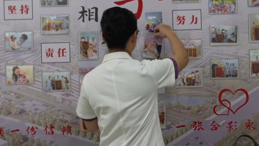 行囊里的“家乡新答卷”｜全国政协委员卢伟英：“卢妈妈”的特殊“全家福”
