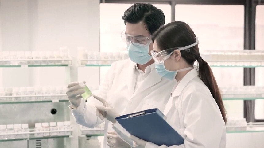 AI真能“算”出救命药吗？