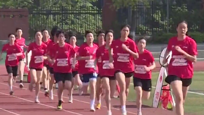 李宁全国中学生校园跑接力赛长沙揭幕