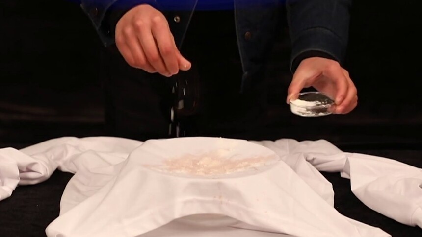 如何给衣物去渍？