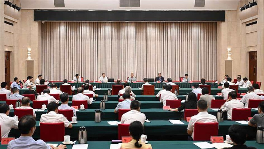 沈晓明主持十二届省委理论学习中心组第六十六次集体学习 举一反三抓好防风险保安全护稳定工作 推动全省安全生产形势稳定向好 毛伟明 毛万春出席
