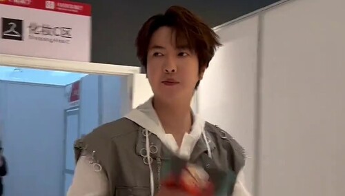 尤长靖合伙人董岩磊的vlog：董岩磊的厨艺在音乐节目得到认可