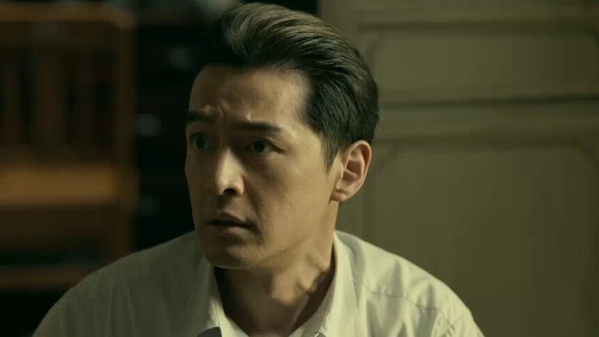 《抓特务》正片片段 胡歌片中身份曝光张瑶烧毁罪证