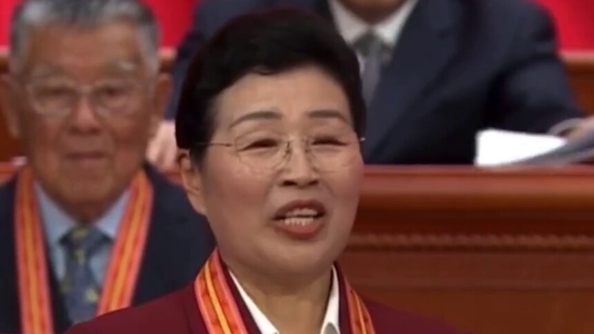 吴亚琴：千难万难，团结一心干事儿就不难